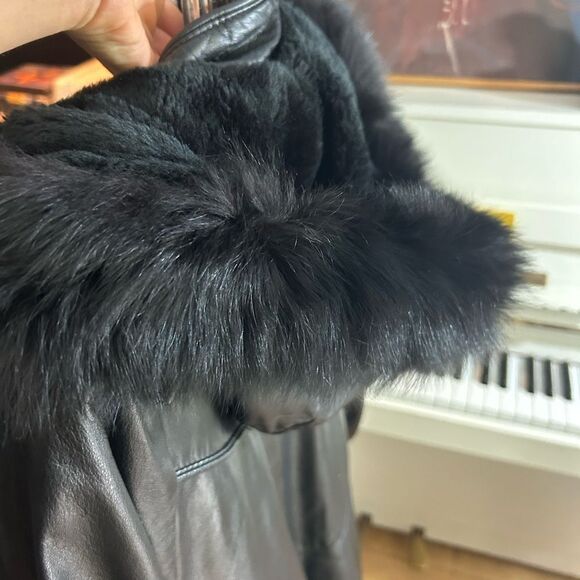 Elegant Black Leather Hooded Coat for Women Size 2 - Picture 14 of 16